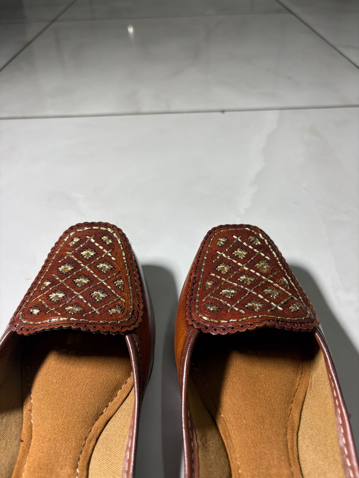 Classic Brown Leather Embroidered Juttis