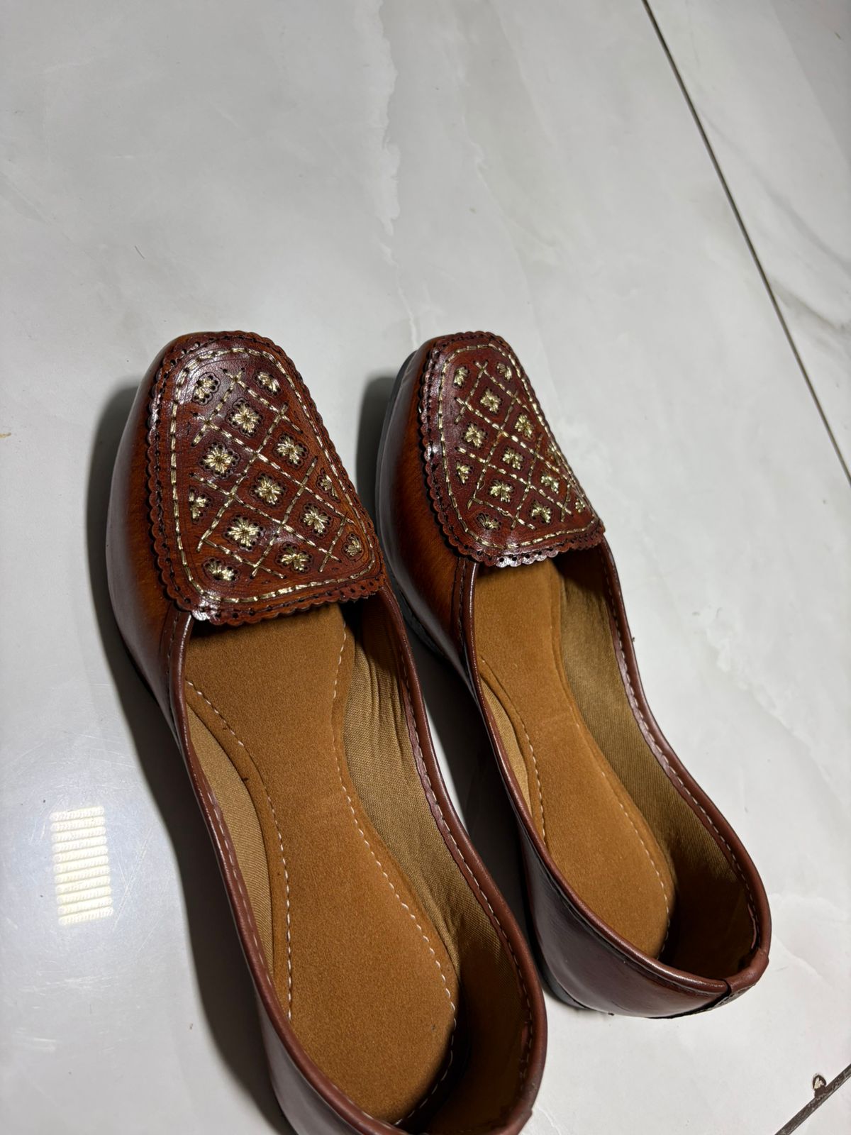 Classic Brown Leather Embroidered Juttis