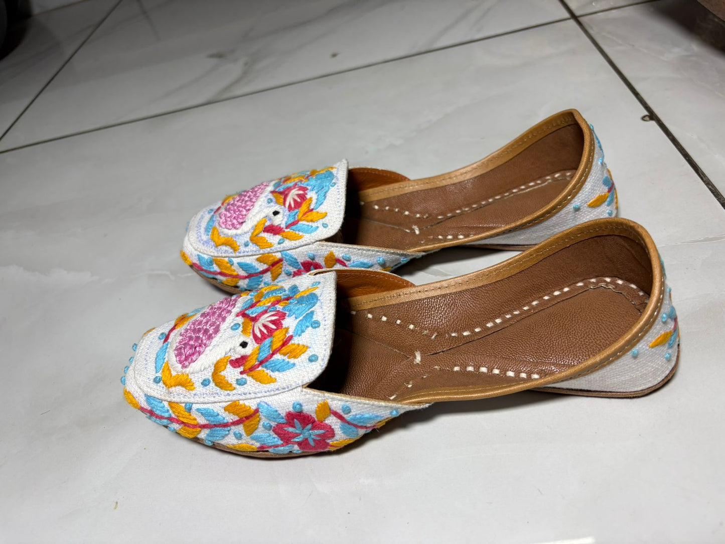 White Embroidered Bird Motif Juttis