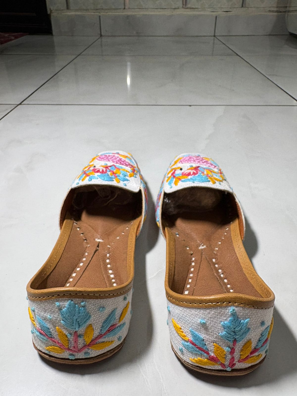 White Embroidered Bird Motif Juttis
