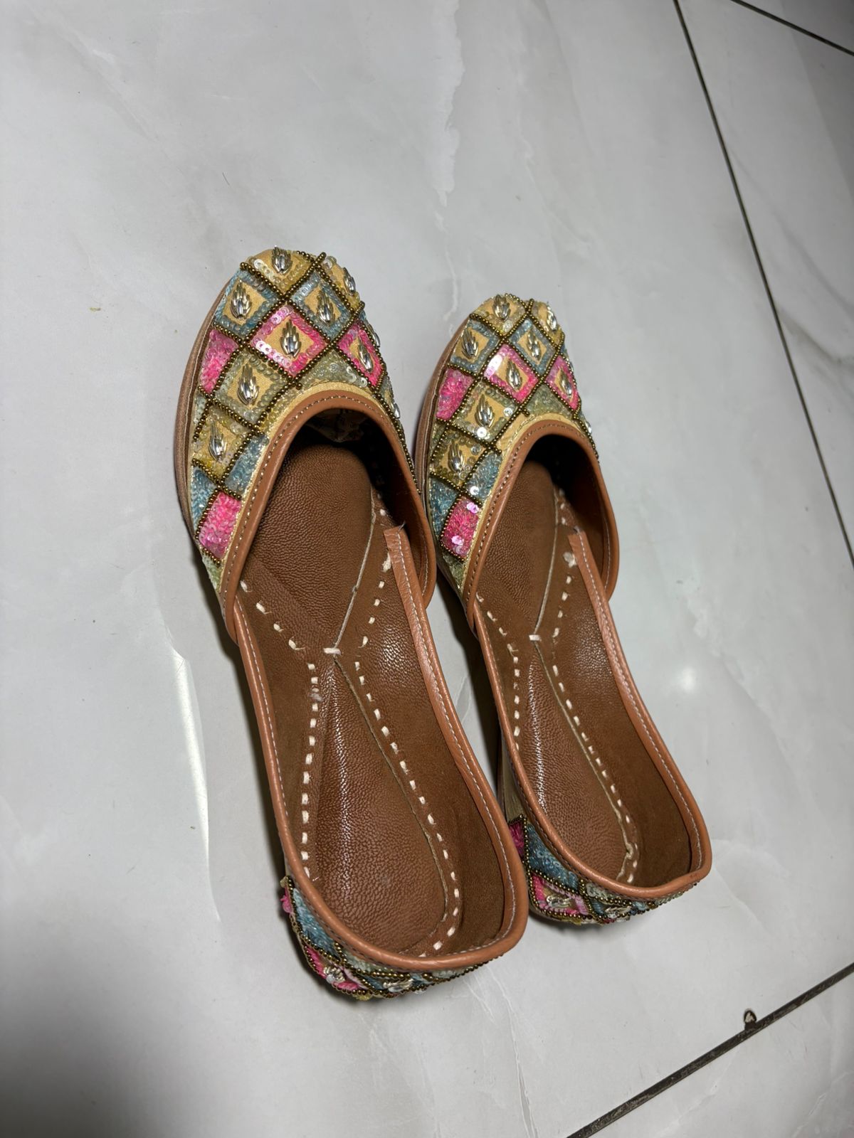 Multicolor Diamond Mirror Work Juttis