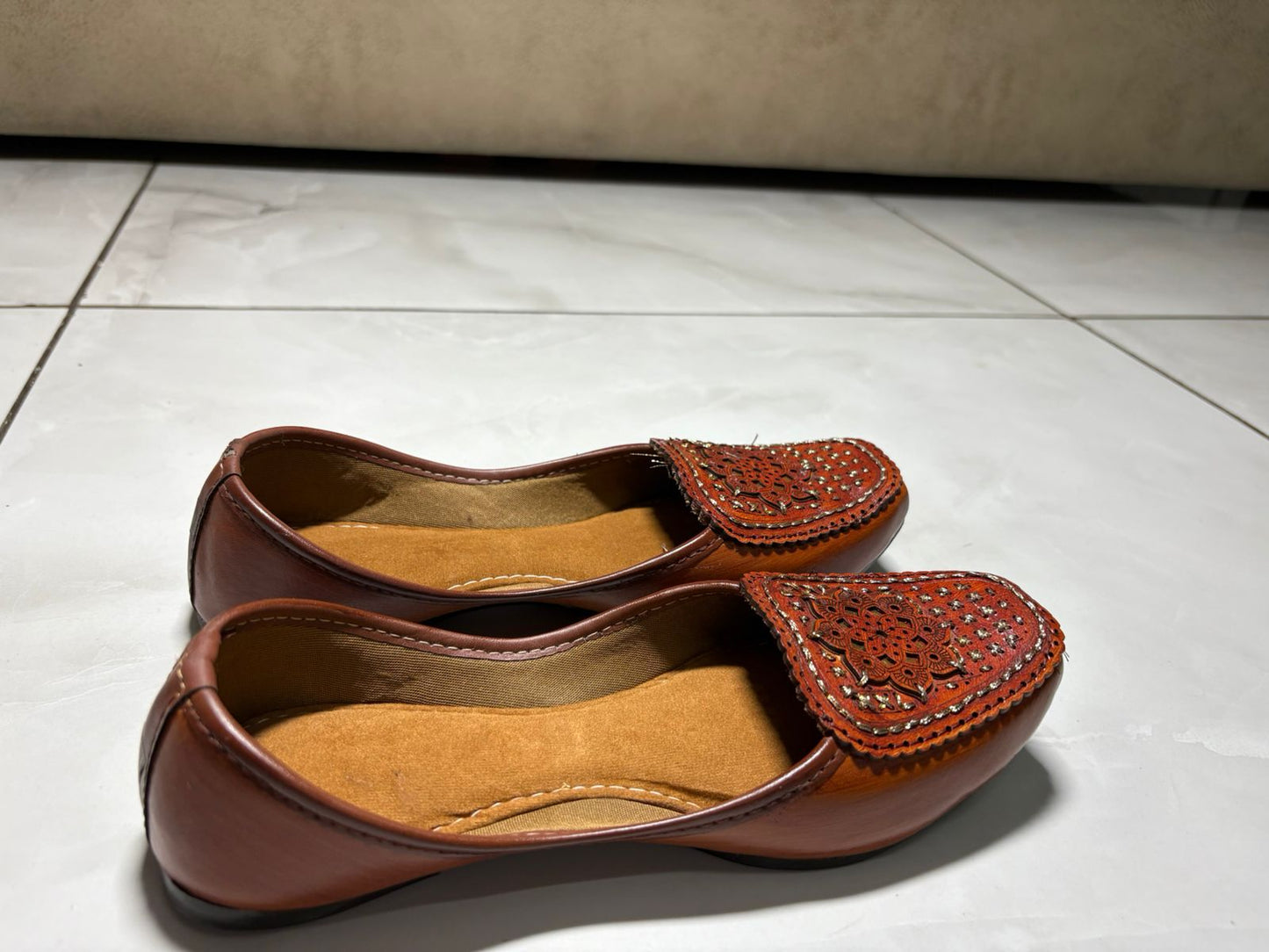 Classic Brown Mandala Handcrafted Leather Juttis