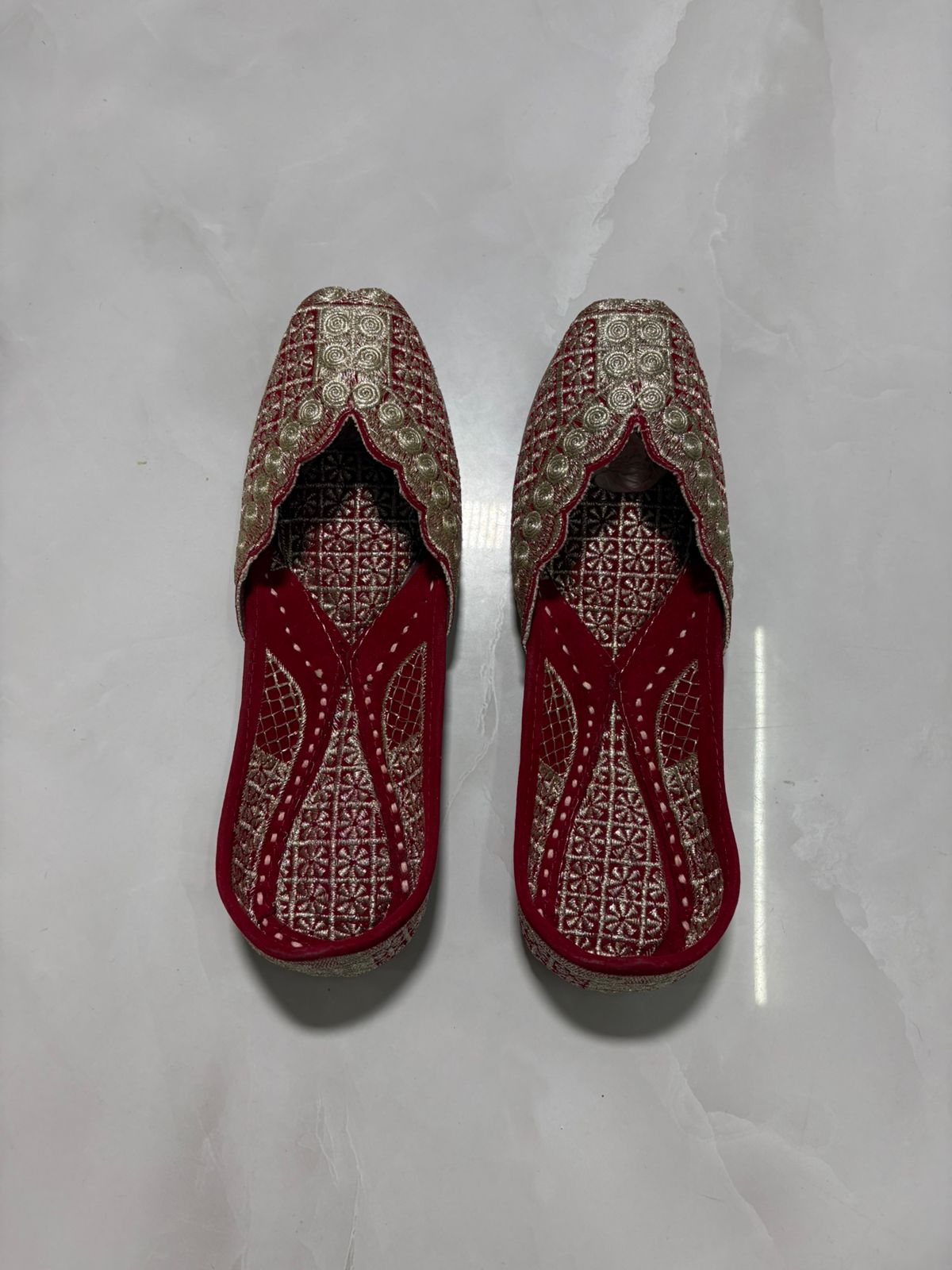 Royal Red Zari Embroidered Mojaris with Scalloped Detailing