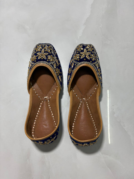 Royal Blue Embroidered Punjabi Juttis