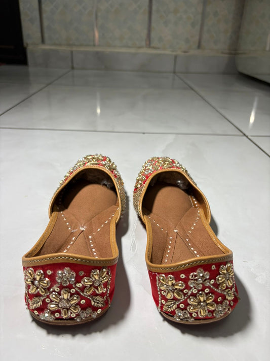 Red Bridal Embroidered Punjabi Juttis
