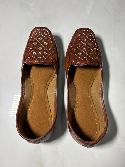 Classic Brown Leather Embroidered Juttis