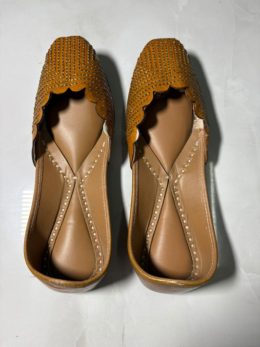 Classic Tan Scallop-Edge Juttis with Hand Bead Detailing
